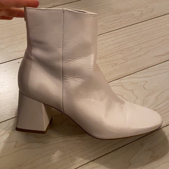 TED BAKER WHITE BOOTS - Picture 3 of 4